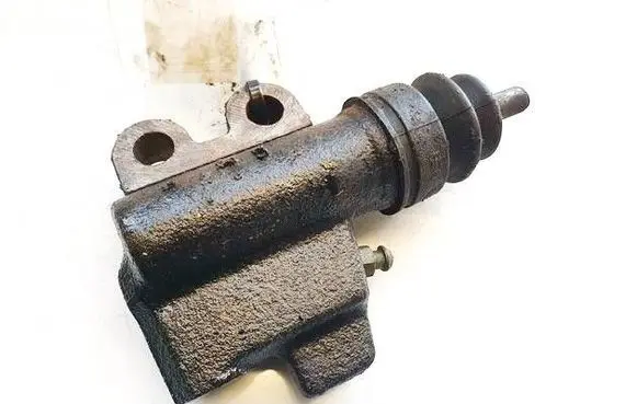 Nissan Almera Tino Clutch master cylinder 