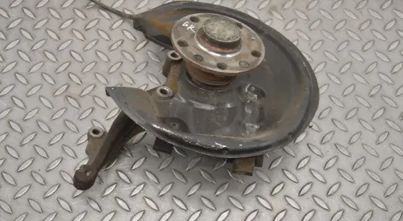 Volkswagen Jetta VI Rear wheel hub