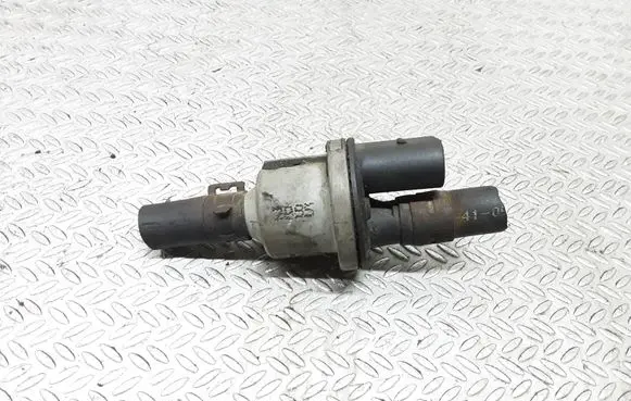 Skoda Octavia Mk2 (1Z) Electromagnetic valve 058133517B