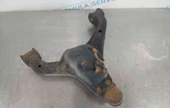 Volkswagen Crafter Front control arm R03301
