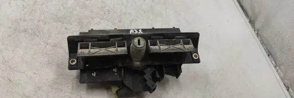 Audi A4 S4 B5 8D Tailgate/trunk/boot exterior handle 8D9827778