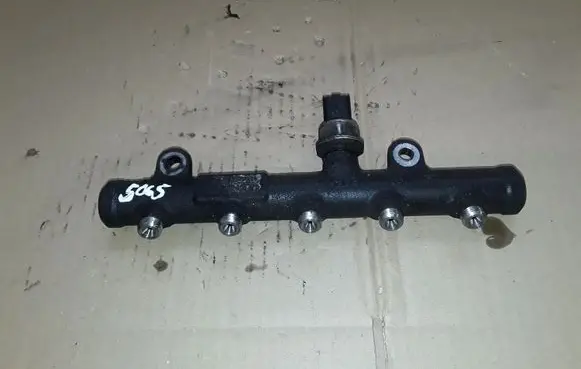Ford Focus Fuel main line pipe 9681649580