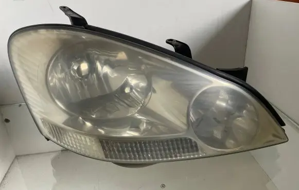 Toyota Avensis Verso Headlight/headlamp