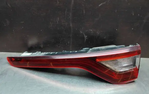 Renault Megane IV Tailgate rear/tail lights 
