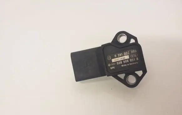 Skoda Octavia Mk2 (1Z) Turbo air boost pressure sensor 0281002399 038906051B