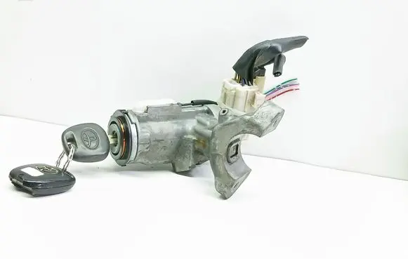 Toyota Corolla Verso E121 Ignition lock 8978313010 2842102135