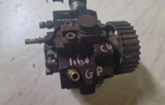 Citroen C4 I Picasso Fuel injection high pressure pump 0445010102