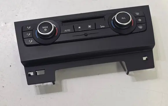 BMW X1 E84 Climate control unit 9248581 110928946B 6411924858101