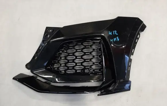 Audi RS Q8 Front bumper corner part panel trim 4M8807437F