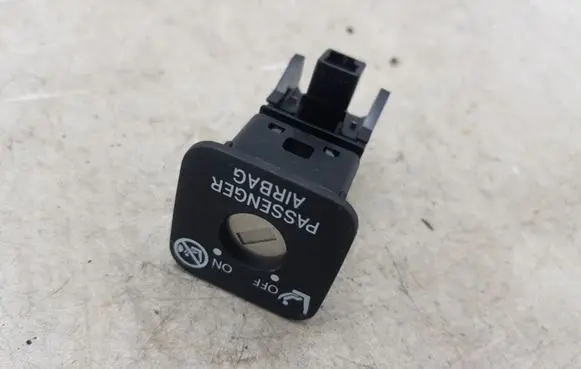 Lexus IS 220D-250-350 Passenger airbag on/off switch NOCODE