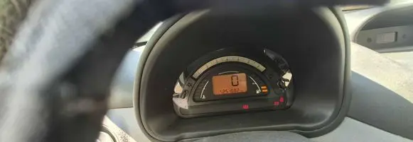 Speedometer (instrument cluster)