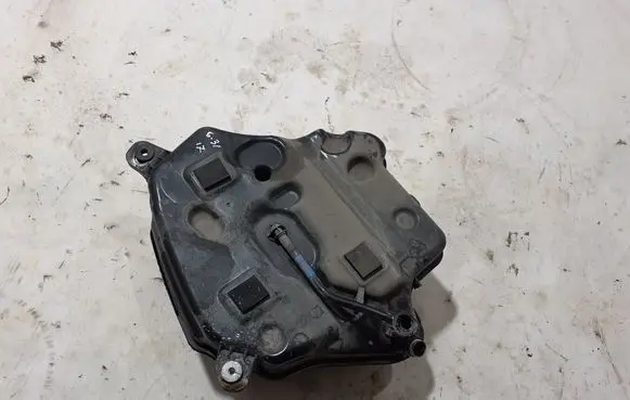 BMW 5 G30 G31 G38 AdBlue liquid reservoir 7391919