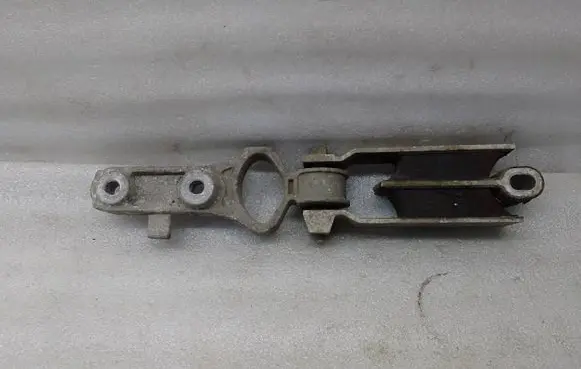 Volvo V70 Engine mount bracket 31430442