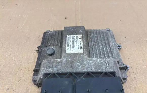 Opel Combo C Engine control unit/module 55566390 6P7MJM6J 7160018401