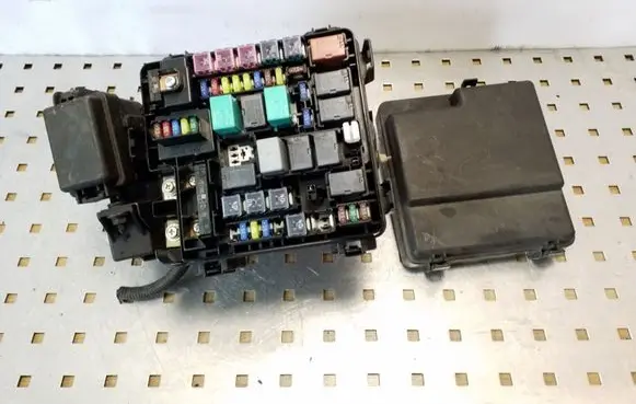 Honda FR-V Fuse module