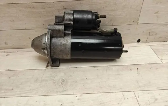 Volkswagen PASSAT B5.5 Starter motor 068911024G 0001110128