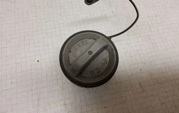 Toyota Corolla Verso E121 Fuel tank filler cap 