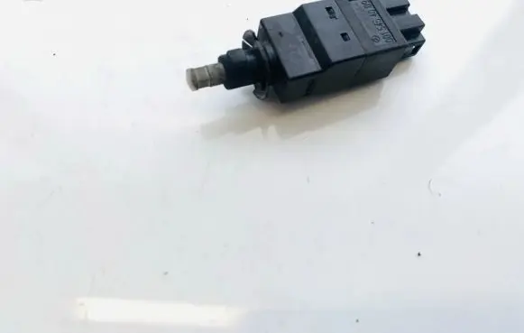 Mercedes-Benz E W211 Brake pedal sensor switch 0015454009