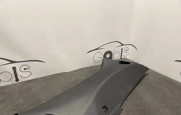Maserati Levante (C) pillar trim 670040379