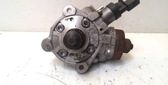 BMW 3 E90 E91 Fuel injection high pressure pump 7797874