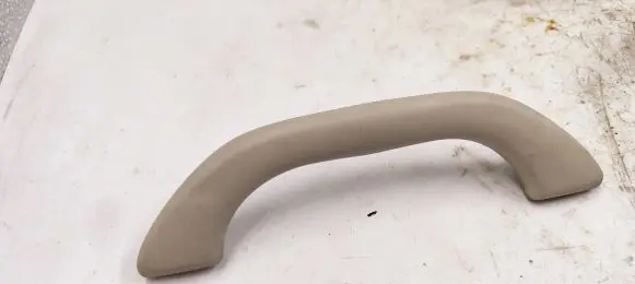 Audi A4 S4 B5 8D Front interior roof grab handle 8D0857607