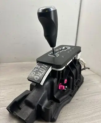 Dodge Nitro Gear shifter/selector 52109818AF