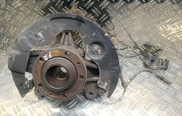 Citroen C4 II Picasso Front wheel hub