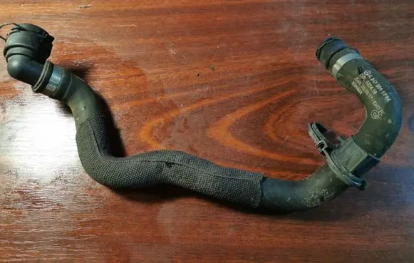 Mercedes-Benz CLA C118 X118 Engine coolant pipe/hose A2475011764