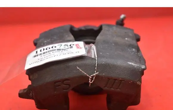 Volkswagen Golf Plus Front brake caliper 