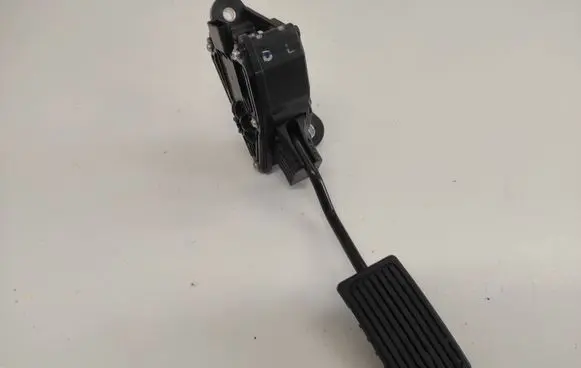 Honda CR-V Accelerator throttle pedal 31301N11