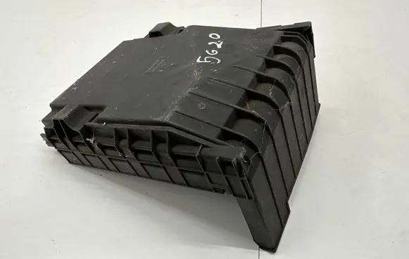 Volkswagen Golf V Fuse box cover 1K0937132F