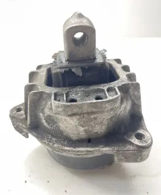 BMW 5 F10 F11 Engine mount bracket