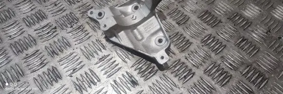 Volvo XC60 Engine mount bracket 32222253