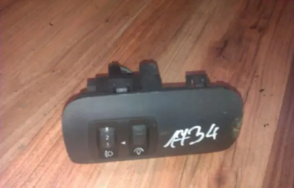 Renault Megane II Headlight level height control switch 8200176081