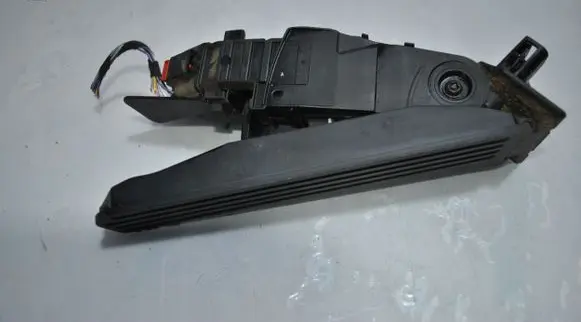 Skoda Yeti (5L) Accelerator throttle pedal 1K1723503R