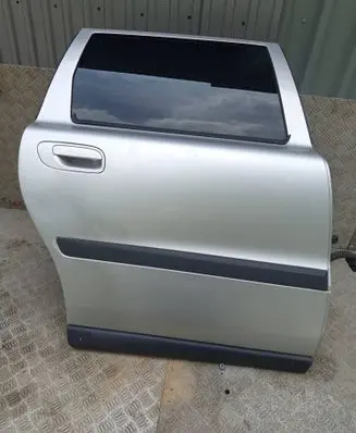 Volvo V70 Rear door