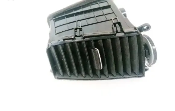 Hyundai Santa Fe Dash center air vent grill 974202B000 97420-2B000