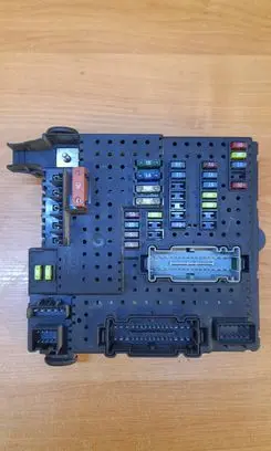 Volvo S80 Fuse module 8676391 12217799
