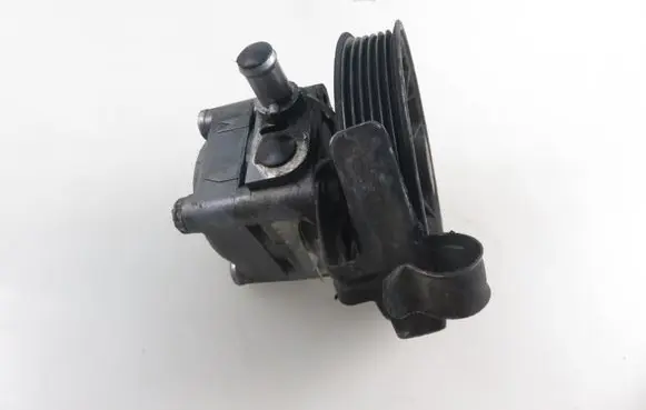 Volvo S80 Power steering pump 9485757