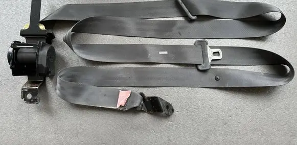 Mitsubishi Pajero Front seatbelt MR714271