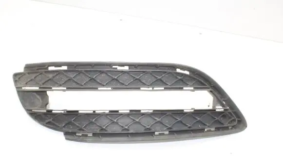 Mercedes-Benz B W246 W242 Front fog light trim/grill A2468850622