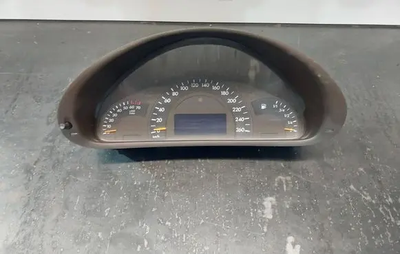Mercedes-Benz C W203 Speedometer (instrument cluster) A2035402647