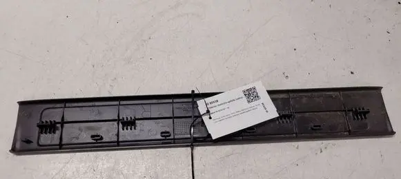 Jaguar XF X250 Front sill trim cover 8X2313200AF