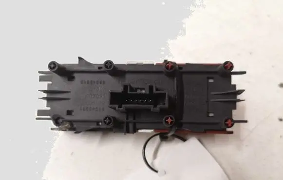 Renault Megane II Hazard light switch 8200407415 88040009