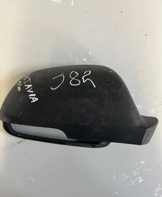 Skoda Octavia Mk2 (1Z) Plastic wing mirror trim cover 