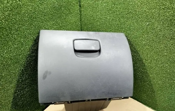 Renault Master III Glove box 685000045R
