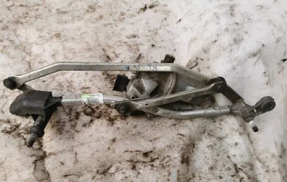 Renault Laguna III Front wiper linkage and motor W000012768 88003799R