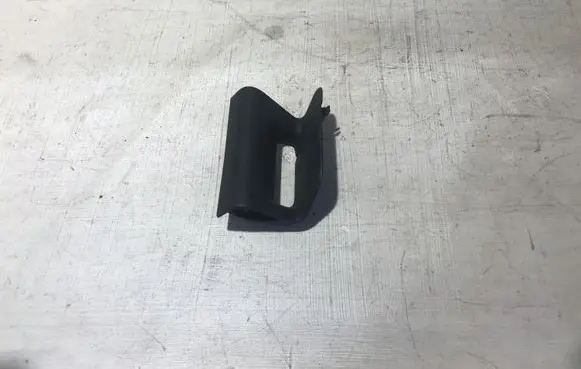Volvo XC90 Seat belt trim 