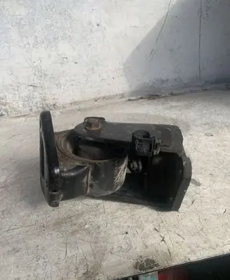 Hyundai Santa Fe Engine mount bracket