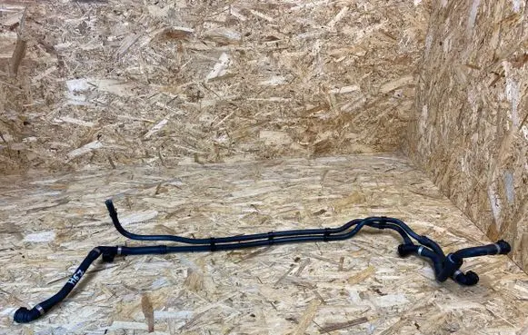 BMW 1 F40 Engine coolant pipe/hose 8668740